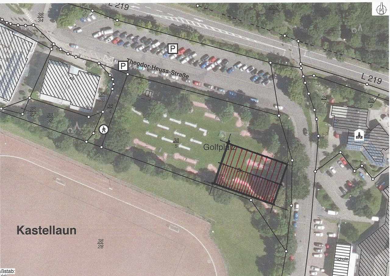 Luftbild mit Eintragung der Halle beim Minigolfplatz